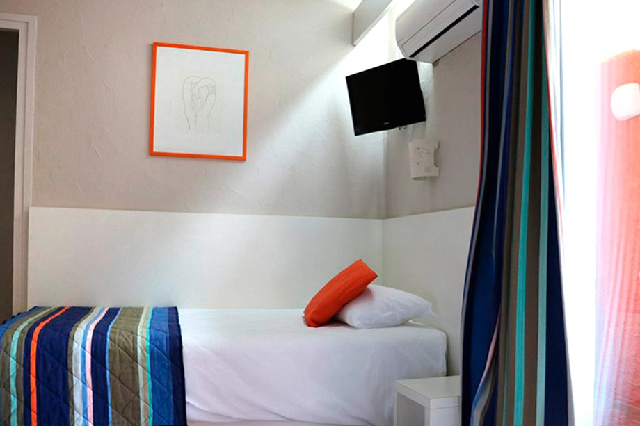 Chambre Single - Hôtel Méditerranée - Collioure